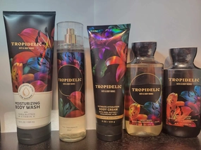 Bath & Body Works Bundle, Ultimate Hydration Body Wash, Daily Nourishing Body Lotion, Fine Fragrance Mist, Shower Gel, Cream, 5-Piece Set