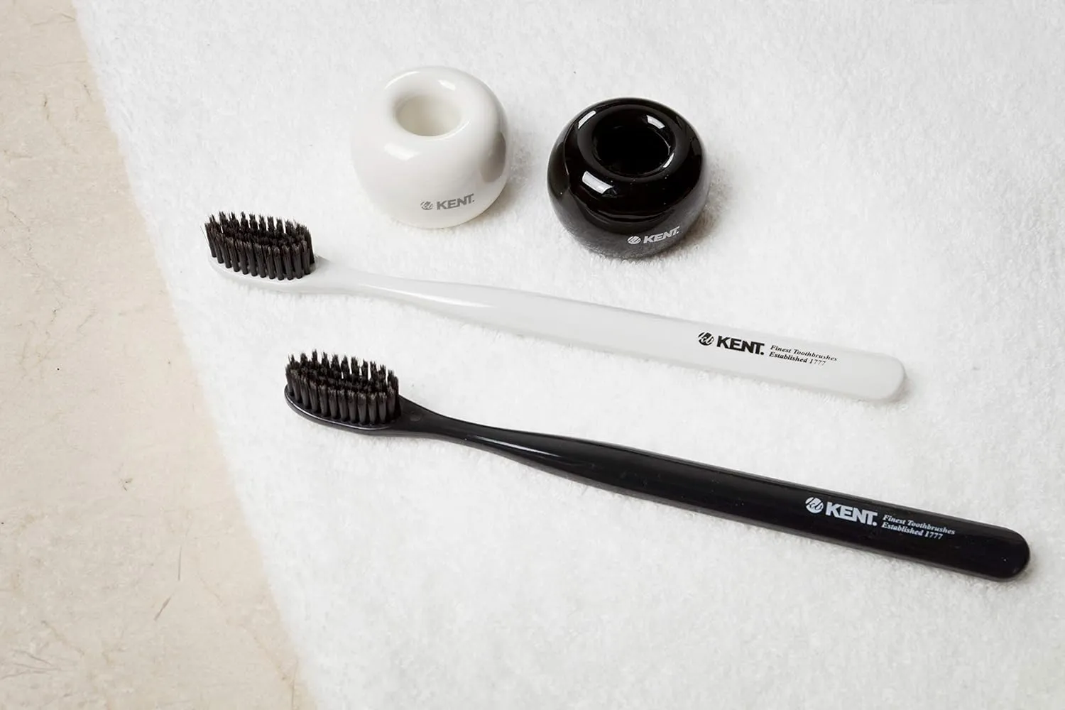 [Kent] Oral Care Charcoal toothbrush Slim teeth whitening brush for adults and children - Ultra Soft Bristles - Black & White - 4 Pieces